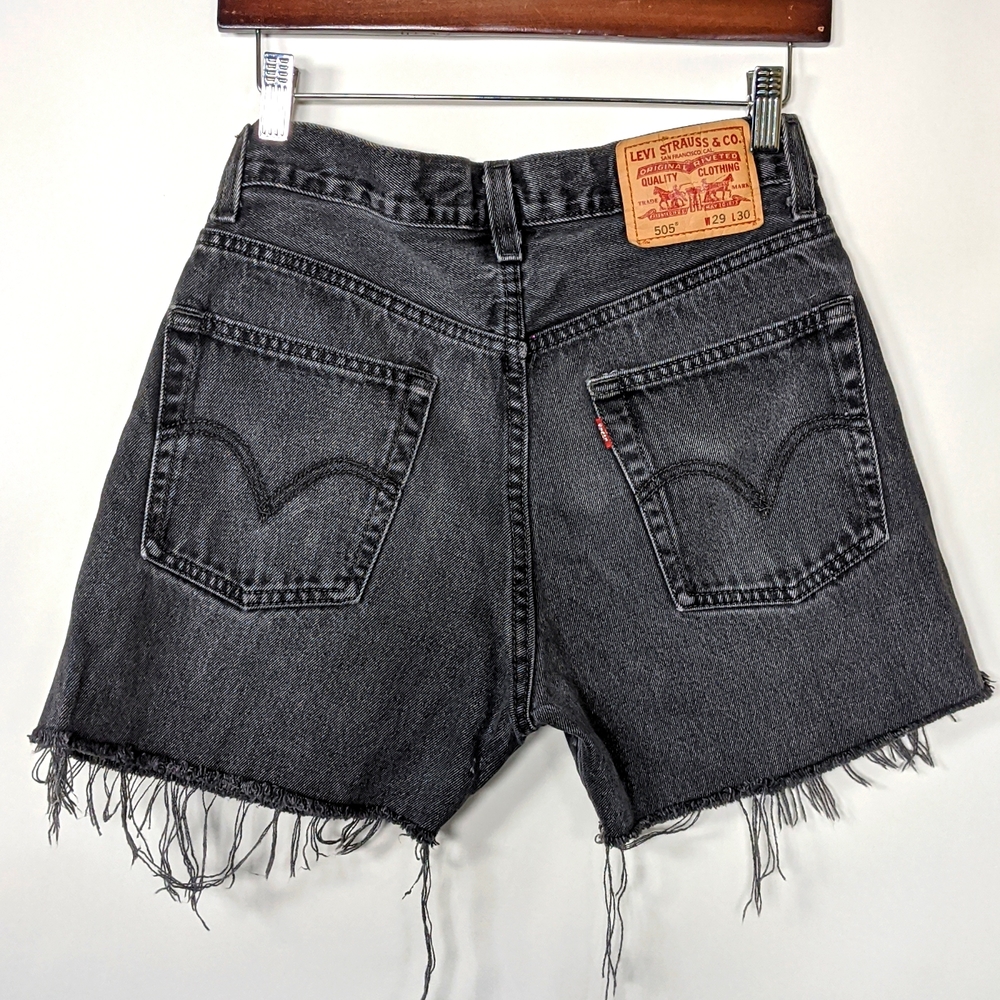 Levi’s 505 shorts Regular fit black denim cut-off jeans distressed hem